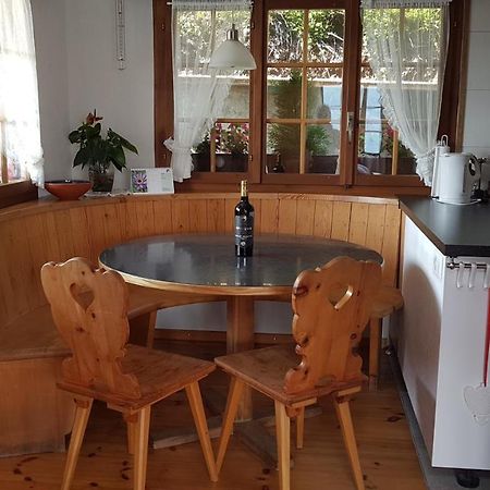 Traumhaftes Chalet Mit Seesicht Krattigen Exteriör bild