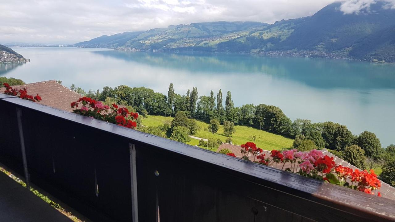 Traumhaftes Chalet Mit Seesicht Krattigen Exteriör bild