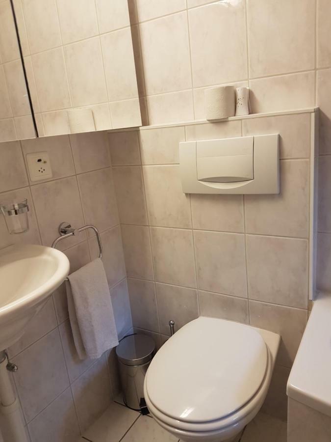 Traumhaftes Chalet Mit Seesicht Krattigen Exteriör bild